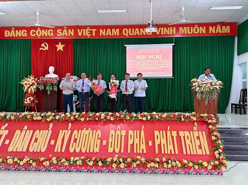 Hội nghị công bố các Quyết định của Ban Thường vụ Đảng ủy, HĐND, UBND xã Tây Sơn về nghỉ hưu trước tuổi, nghỉ thôi việc và hưởng chính sách, chế độ  theo Nghị định số 178/2024/NĐ-CP ngày 31/12/2024, Nghị định số 67/2025/NĐ-CP ngày 15/3/2025 của Chính phủ